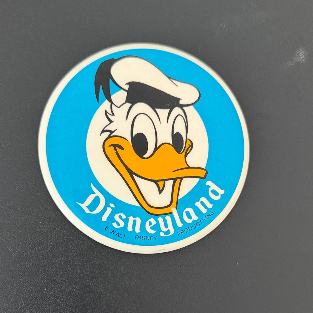 Donald Duck Disneyland pin